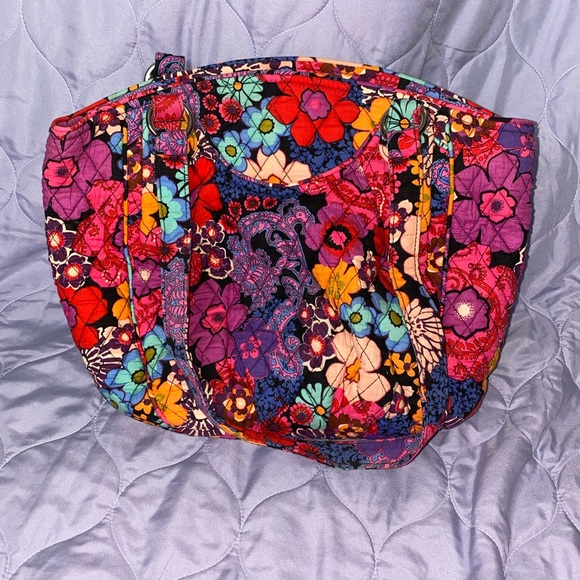 Vera Bradley Handbags - Vera Bradley- Glenna Bag